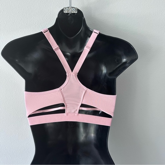Victoria's Secret Knockout Light‎ Pink Sports Bra with Front Black Zipper 32DD - Picture 2 of 16